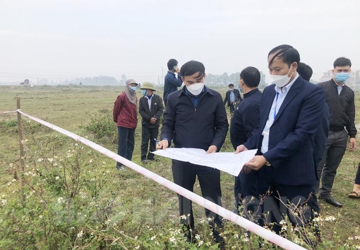 VIDEO: Cưỡng chế thu hồi đất xây dựng khu dân cư mới phía Nam xã Tân Hương